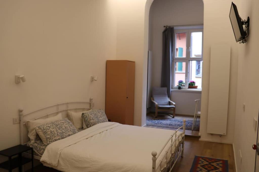 Little Apartment Over The Canal Bologna Buitenkant foto