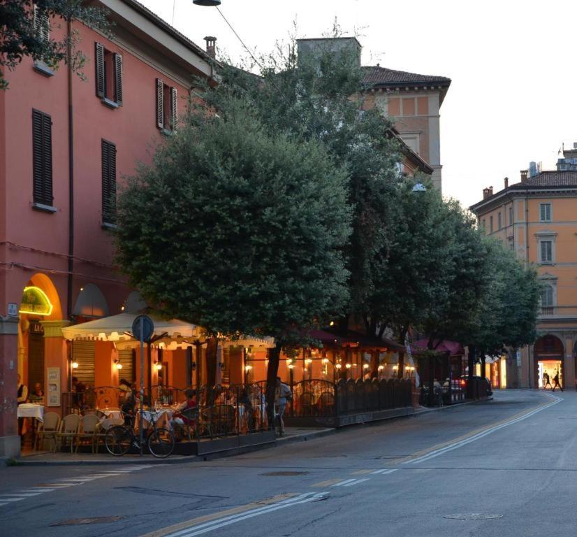 Little Apartment Over The Canal Bologna Buitenkant foto
